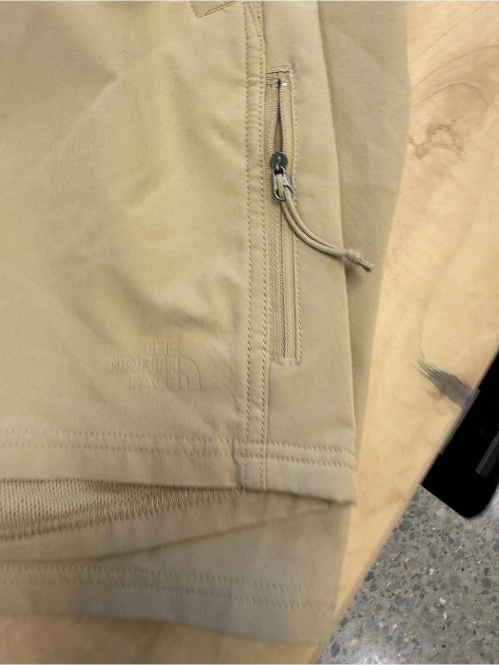 The North Face Hiking Shorts Men 32 Tan   Zipper Pocket Active